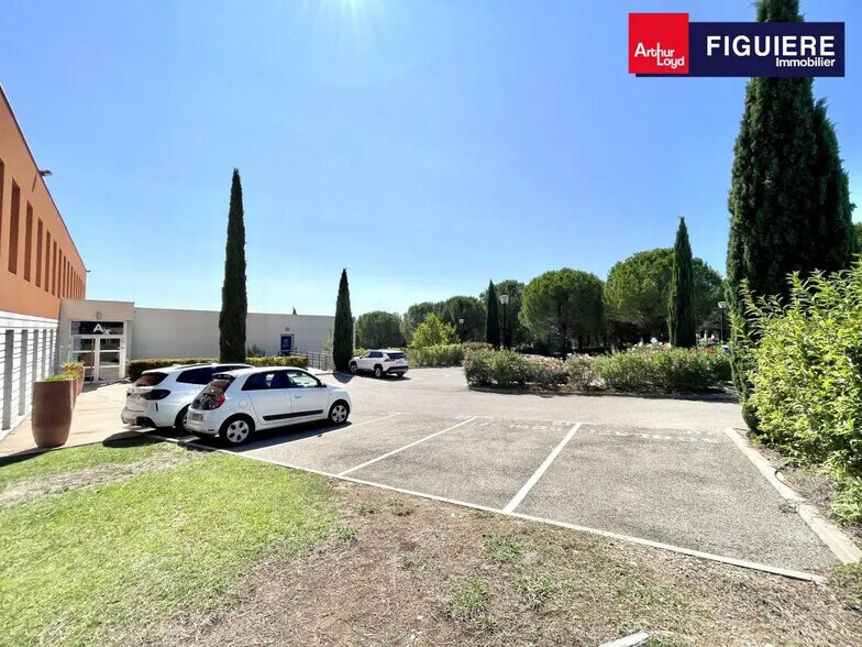 220 Rue Denis Papin, Aix-en-Provence à louer - Photo du bâtiment - Image 3 de 7