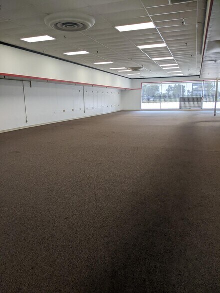 4805-4825 Salem Ave, Dayton, OH à louer - Photo du bâtiment - Image 2 de 19