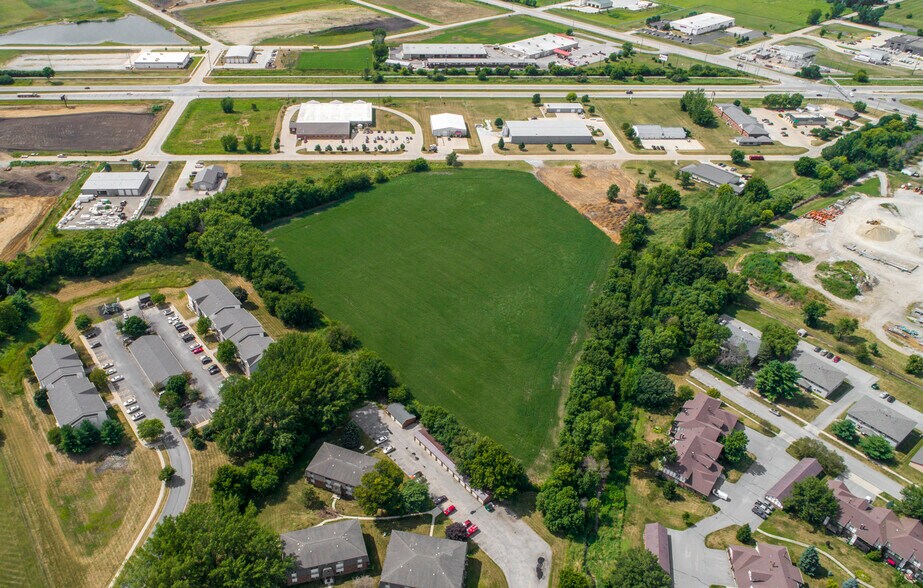 4 Customizable Marnie Ave. Commercial Lots, Waterloo, IA à vendre - Photo du bâtiment - Image 3 de 4