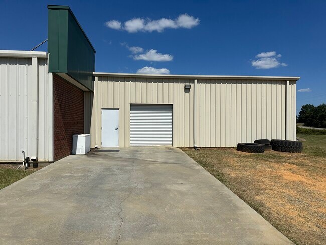 Plus de détails pour 106 Bowling Ln, Dublin, GA - Flex à vendre