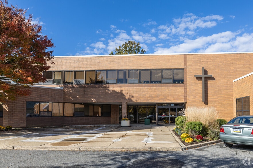 12265 Townsend Rd, Philadelphia, PA for sale - Building Photo - Image 3 of 5