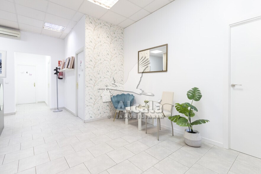 Immeuble residentiel dans Alcalá de Henares, Madrid à vendre - Photo principale - Image 1 de 2