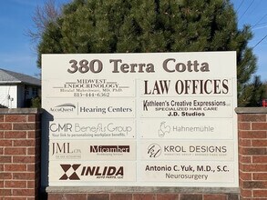 380 N Terra Cotta Rd, Crystal Lake, IL à louer Autre- Image 2 de 6