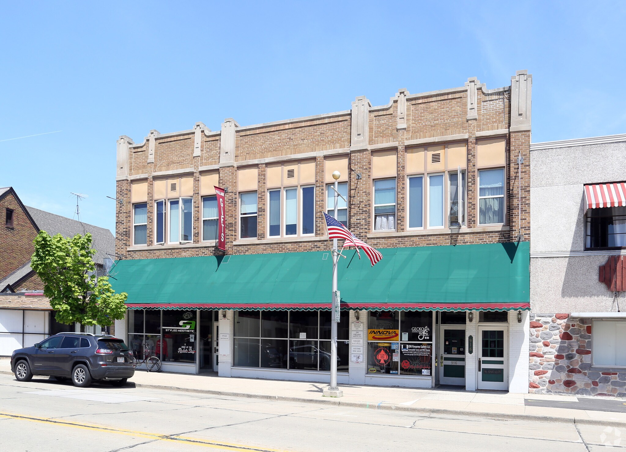 916-918 Milwaukee Ave, South Milwaukee, WI à louer Photo du bâtiment- Image 1 de 4