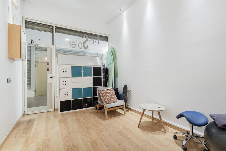 Multifamily in Barcelona, Barcelona for sale - Interior Photo - Image 2 of 2