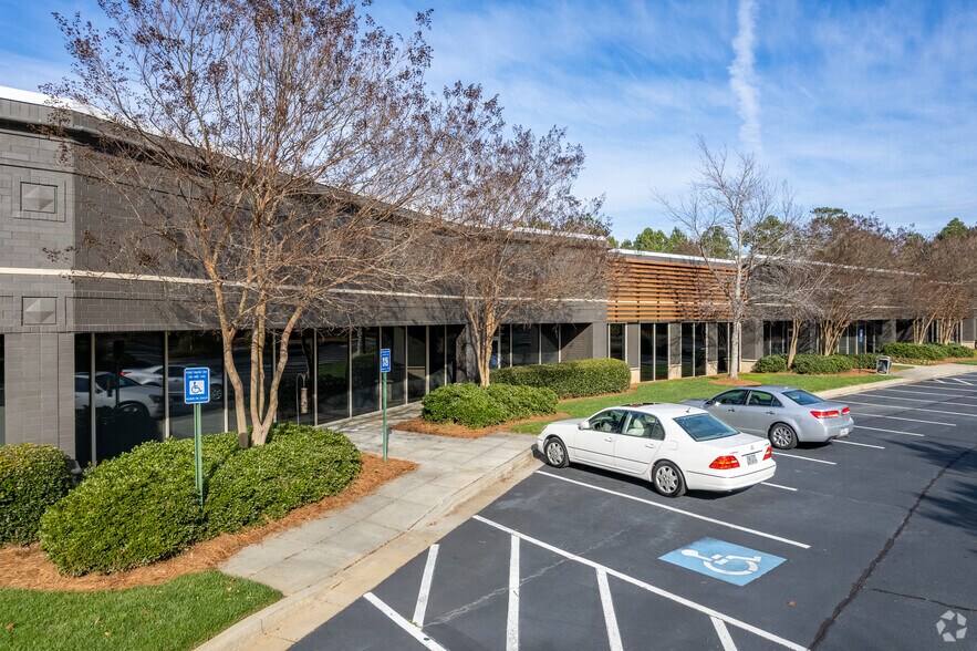 4775 Peachtree Industrial Blvd, Peachtree Corners, GA for lease - Building Photo - Image 1 of 7