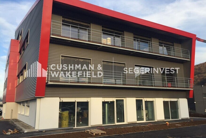 Office in Besançon for lease - Building Photo - Image 1 of 6