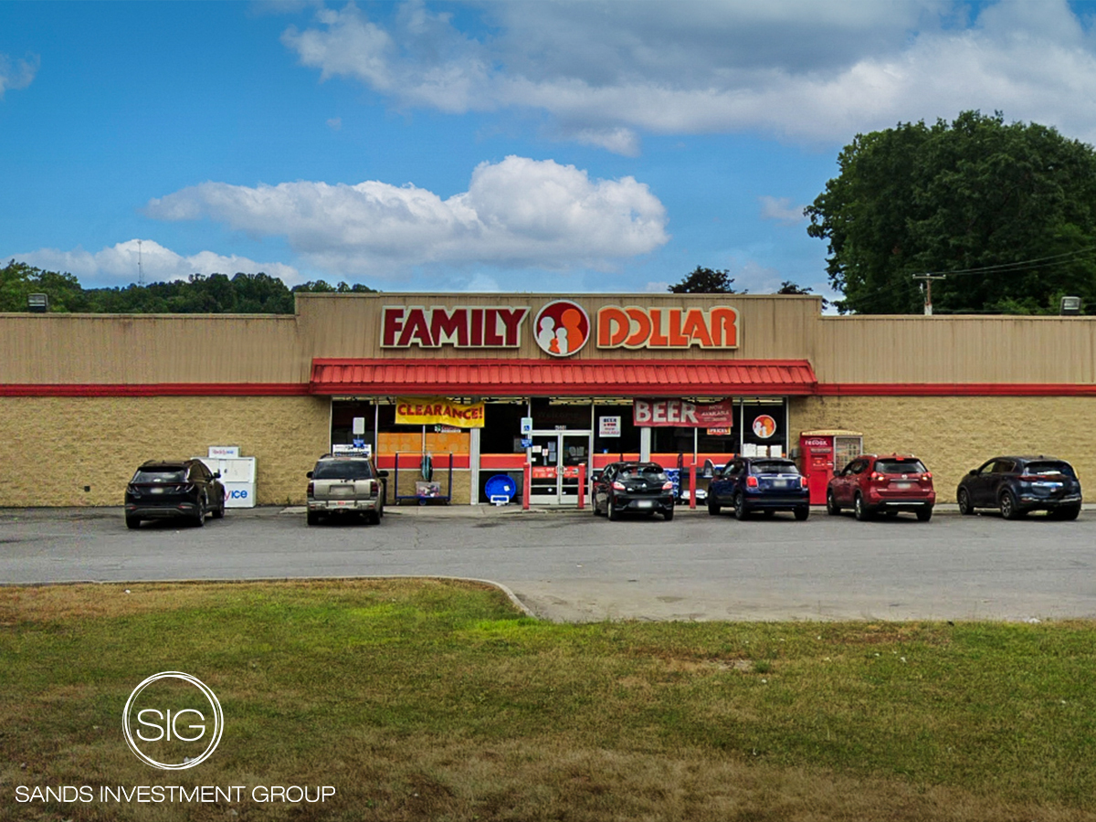 2-Unit Family Dollar Portfolio - VA & WV portfolio of 2 properties for sale on LoopNet.ca Building Photo- Image 1 of 5