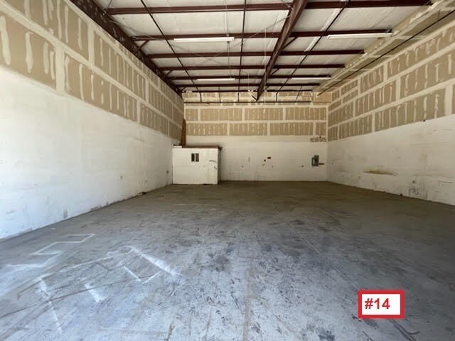 10881 Santa Fe Ave, Hesperia, CA à louer - Photo du bâtiment - Image 3 de 14