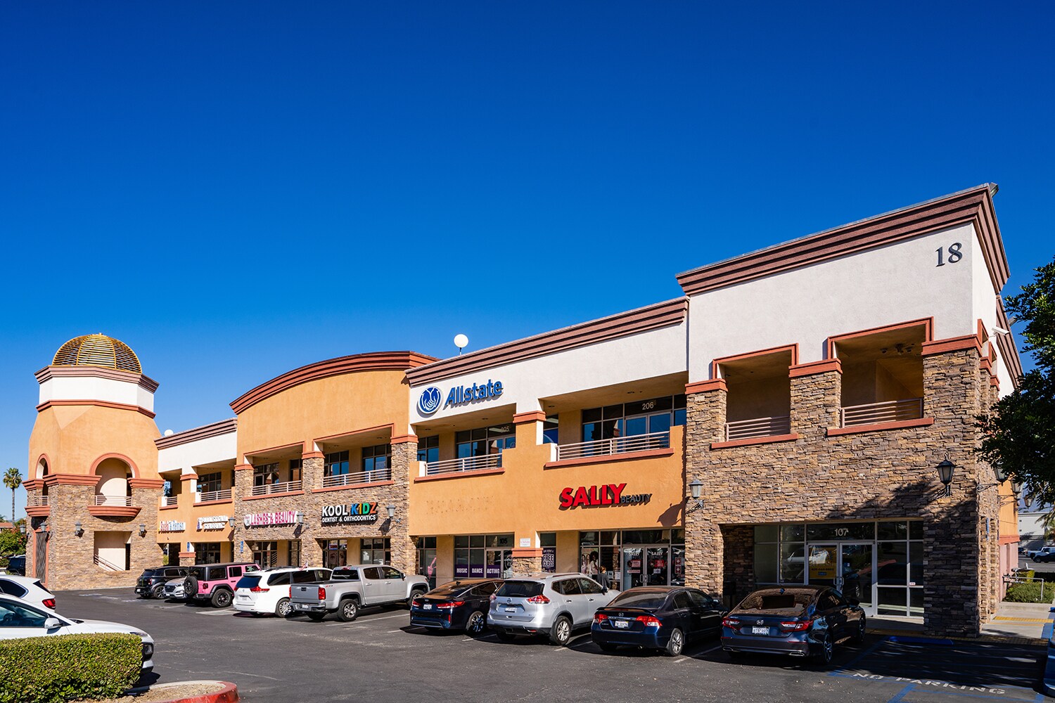 18-68 Rio Rancho Rd, Pomona, CA à louer Photo du bâtiment- Image 1 de 3