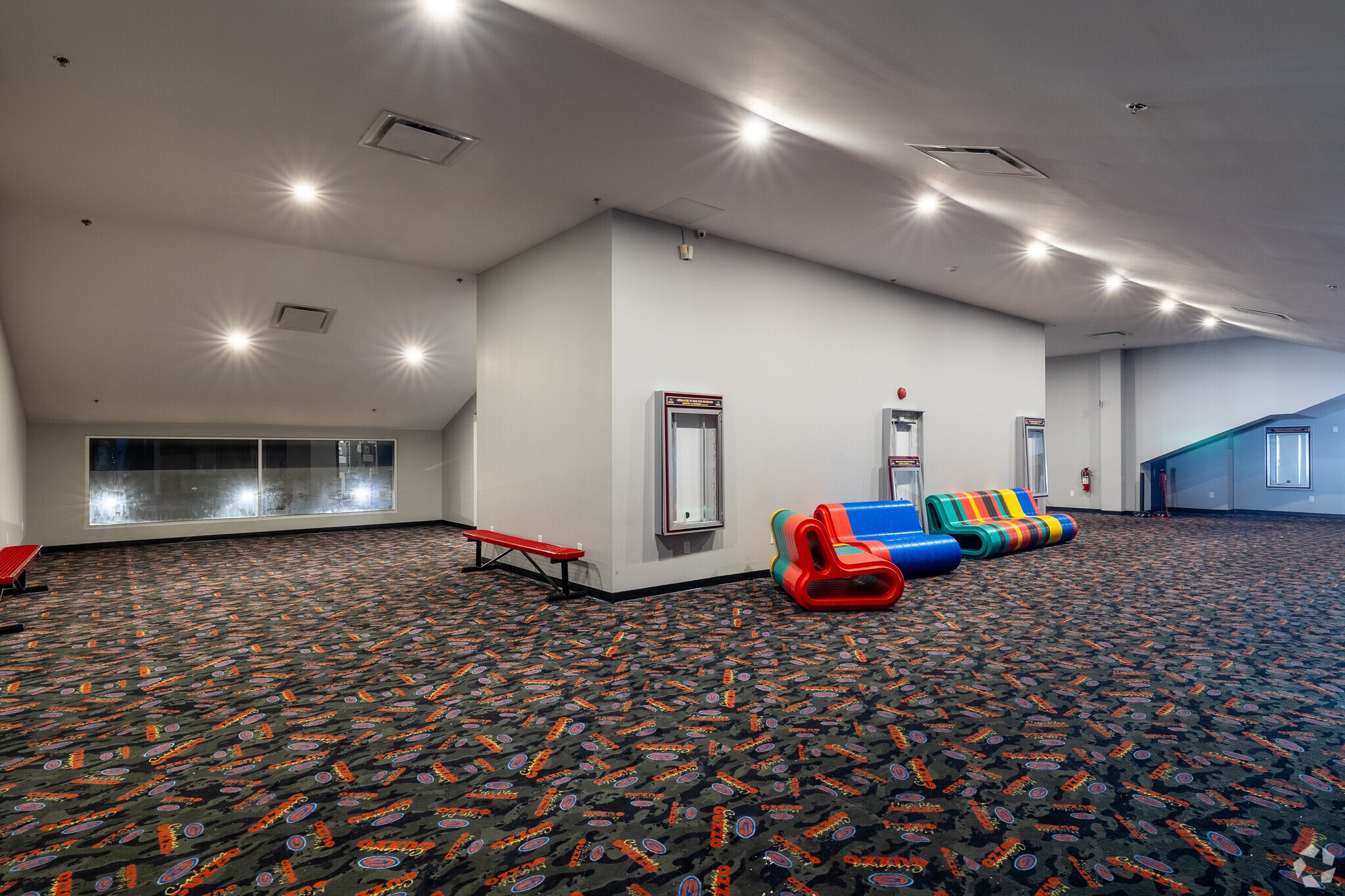 1280 Rue Douglas, Saint-jean-sur-richelieu, QC for lease Interior Photo- Image 1 of 3