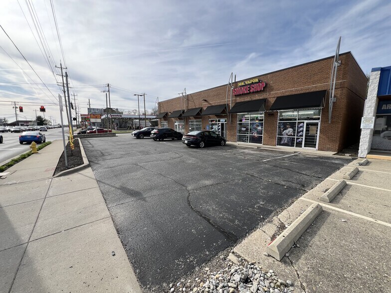 8390 Beechmont Ave, Cincinnati, OH à vendre - Photo du bâtiment - Image 3 de 9