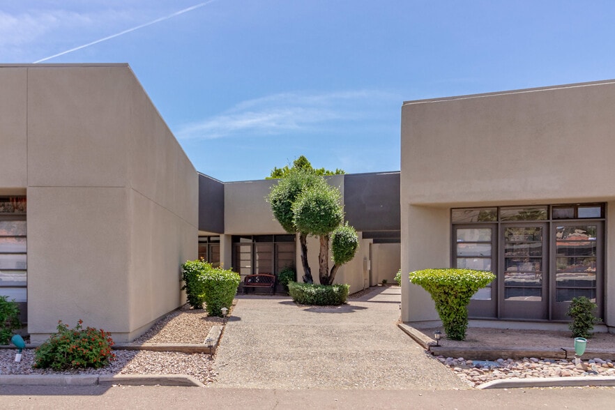 8075 E Morgan Trl, Scottsdale, AZ à vendre - Photo du bâtiment - Image 2 de 15