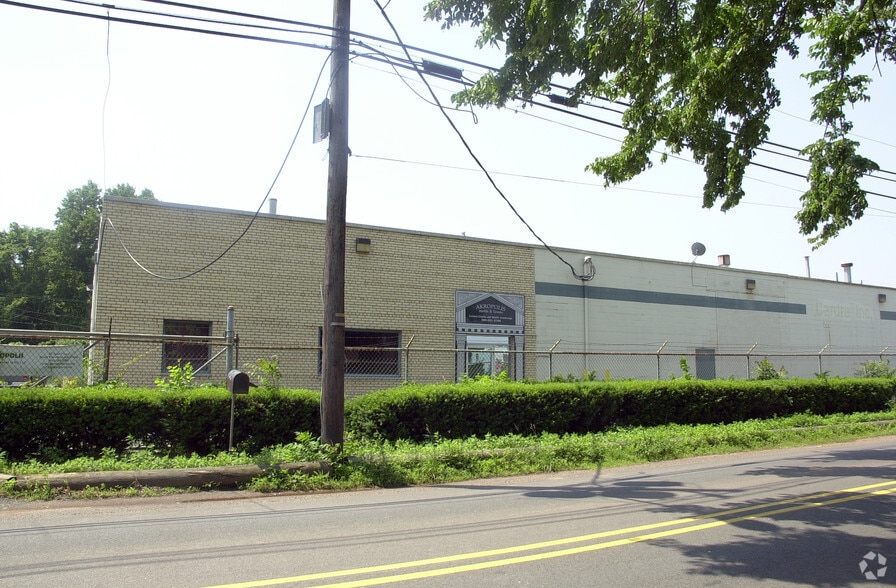 88 Tyler Pl, South Plainfield, NJ for sale - Building Photo - Image 3 of 19