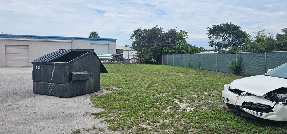 211 SE 9th Ave, Boynton Beach, FL for lease - Building Photo - Image 3 of 20
