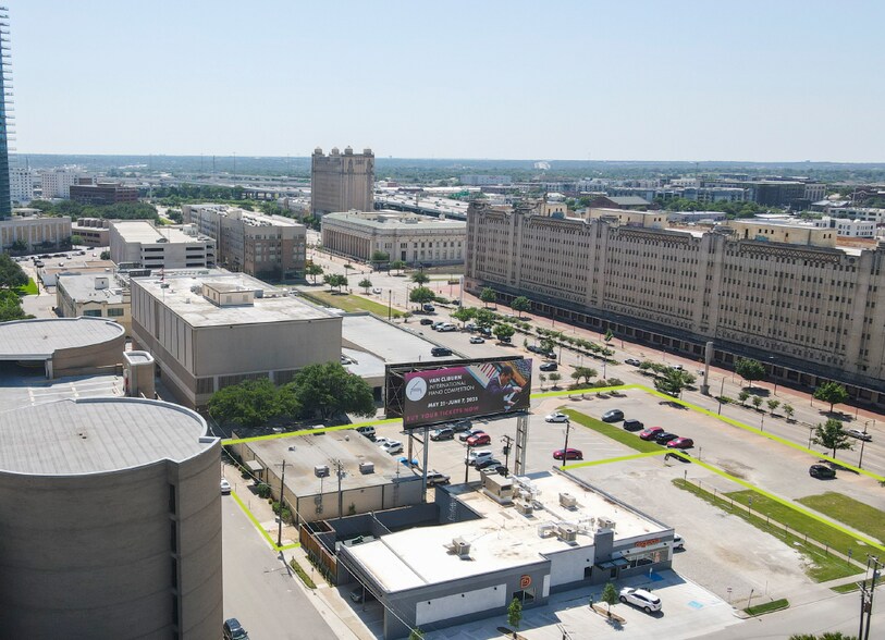 401 W 13th St, Fort Worth, TX à vendre - Photo du bâtiment - Image 2 de 6
