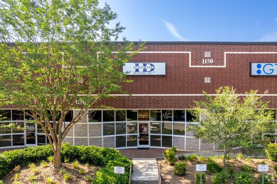 1150 Crews Rd, Matthews, NC à louer - Photo du bâtiment - Image 3 de 12