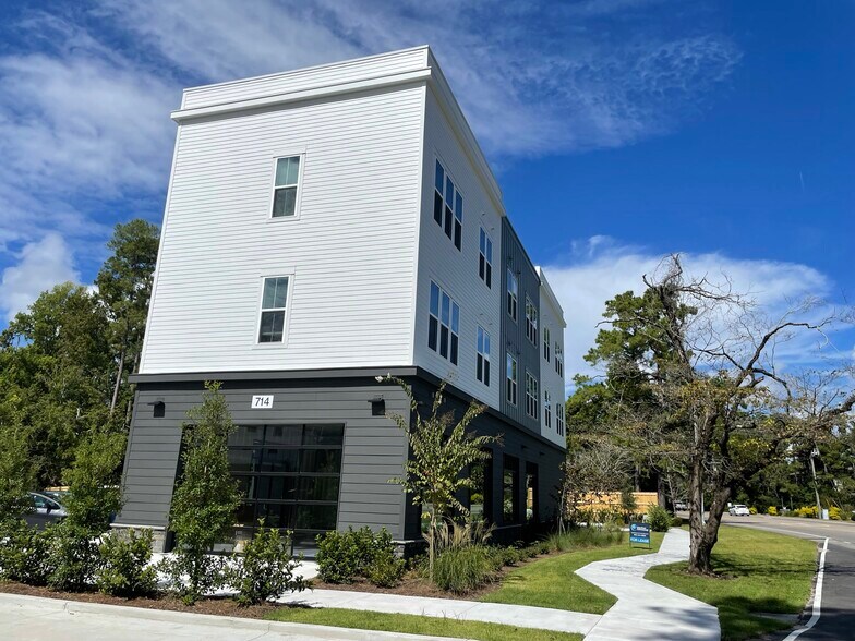 724 S Kerr Ave, Wilmington, NC à louer - Photo du bâtiment - Image 2 de 6