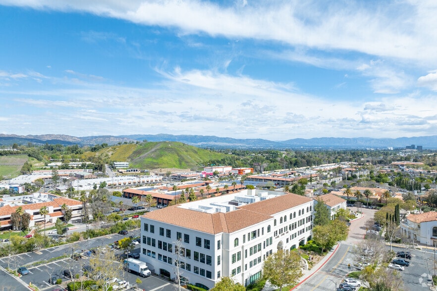 24025 Park Sorrento, Calabasas, CA for lease - Building Photo - Image 3 of 7