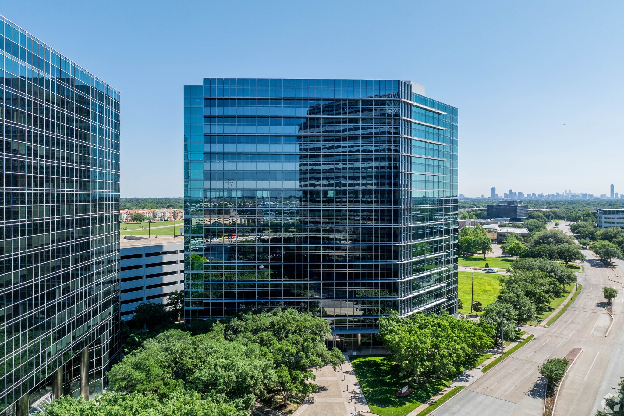 10350 Richmond Ave, Houston, TX à louer Photo principale- Image 1 de 7