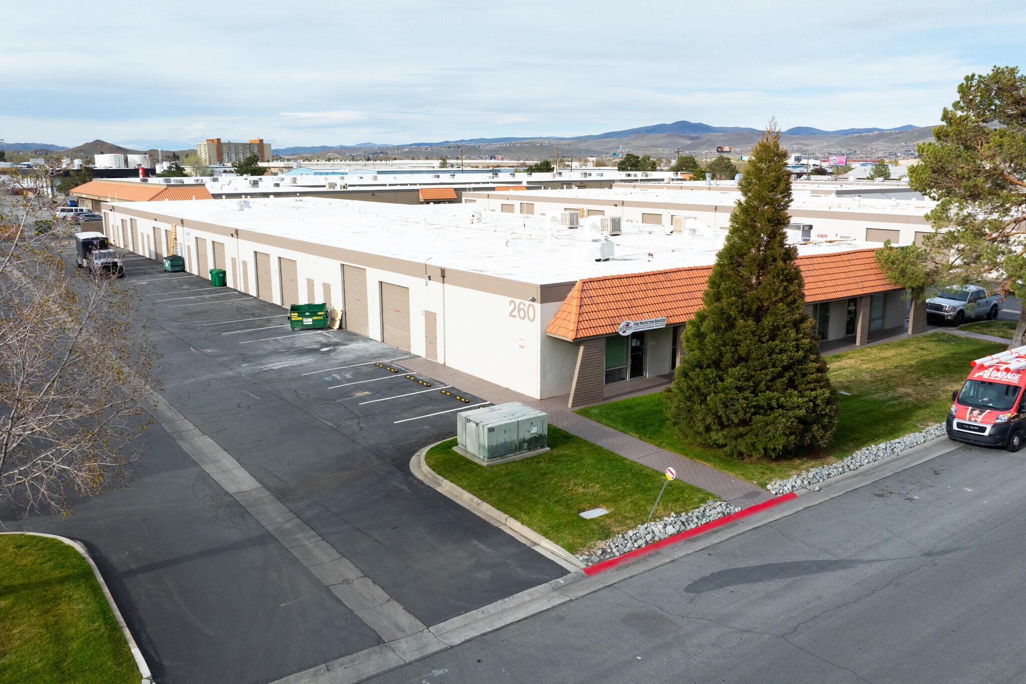 260 Freeport Blvd, Sparks, NV à louer Photo du bâtiment- Image 1 de 27