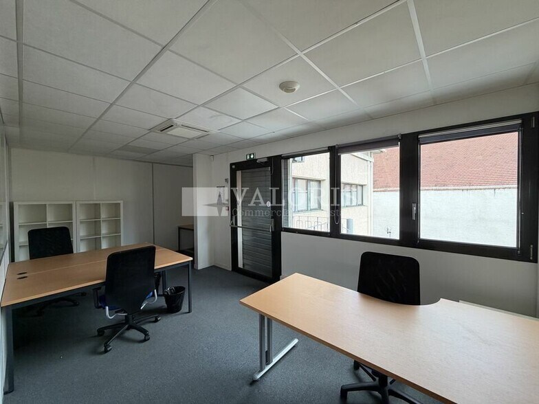 26 Rue De La Gare, Lyon for lease - Interior Photo - Image 3 of 7