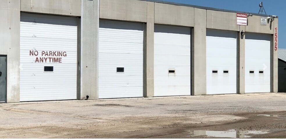 1525 Dugald Rd, Winnipeg, MB à louer - Photo du bâtiment - Image 2 de 6