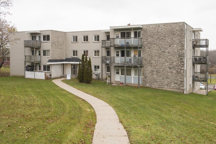 140 MacDonald Ave, Oromocto, NB à vendre - Photo principale - Image 1 de 1