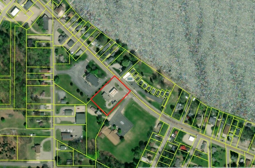 10947 Main St, Honor, MI à vendre - Photo du bâtiment - Image 2 de 3