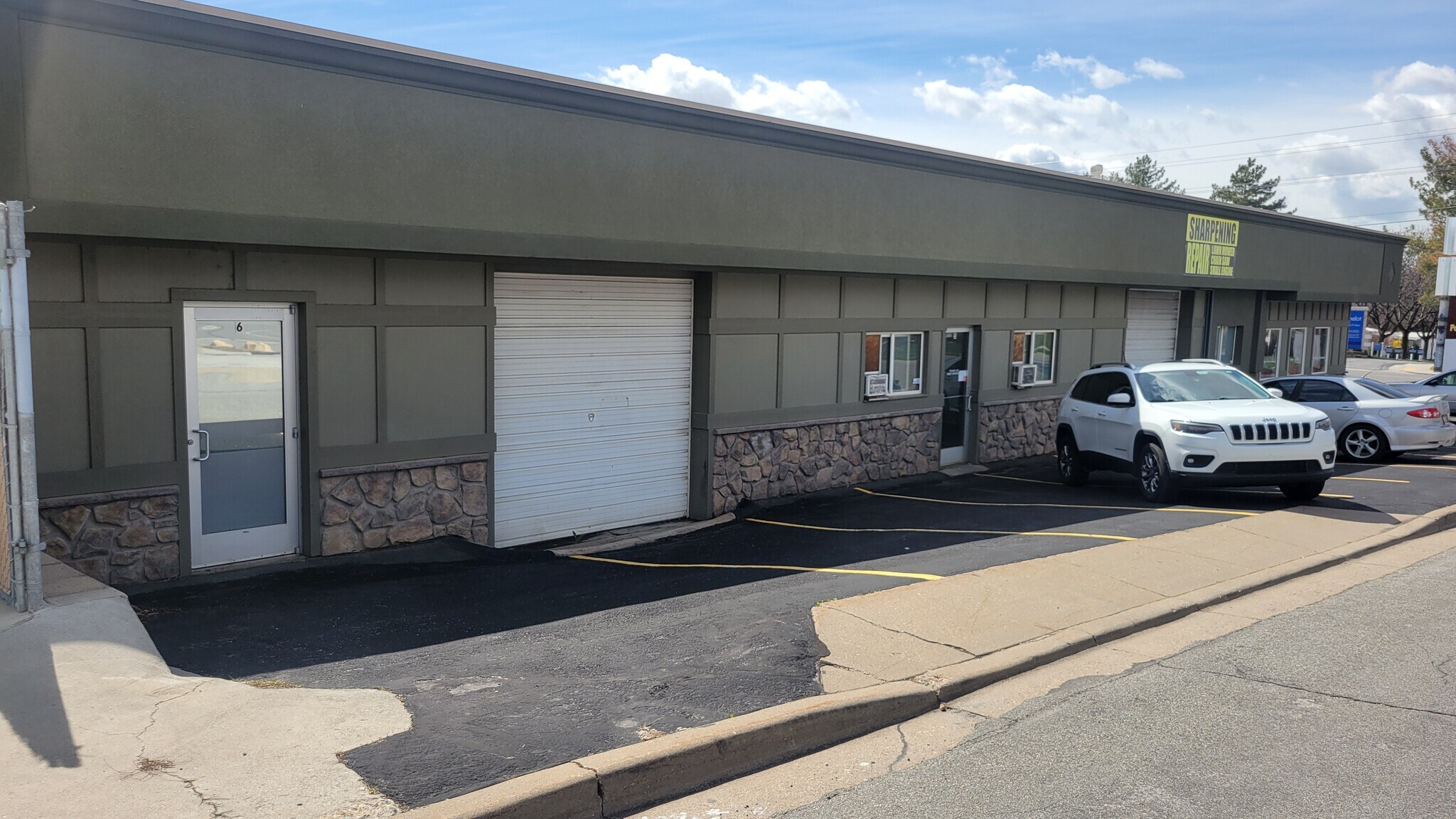 3221 S Highway 89, Bountiful, UT for lease Building Photo- Image 1 of 6