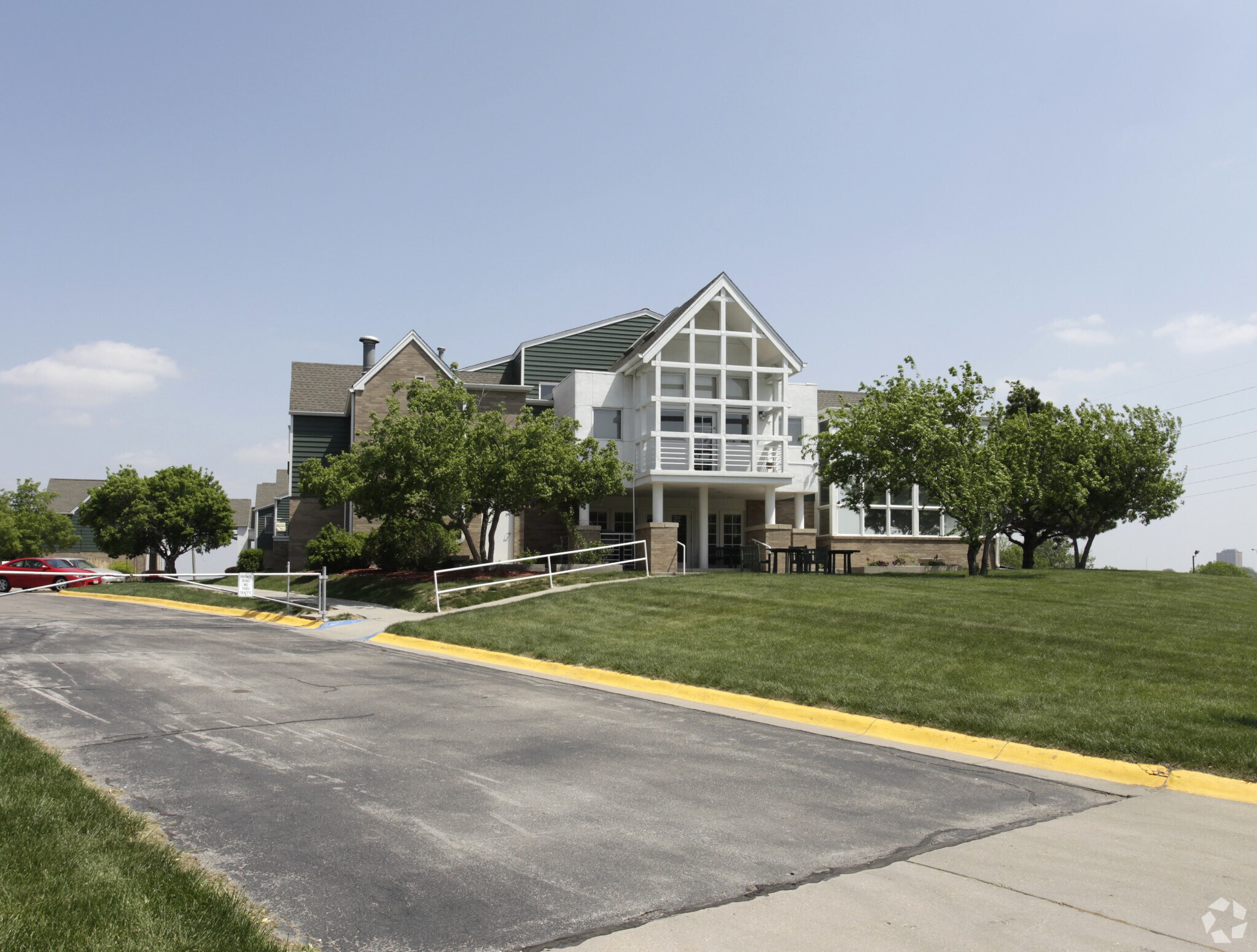 7315 Hickory St, Omaha, NE à vendre Photo principale- Image 1 de 3