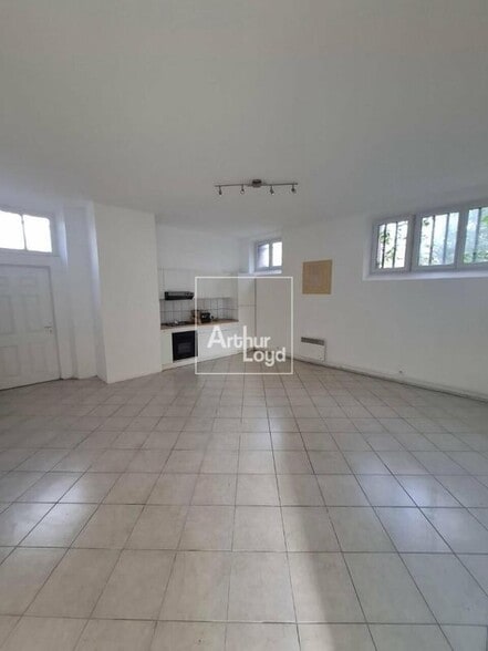 Bureau dans Varennes-sur-Seine à vendre - Photo intérieure - Image 2 de 3