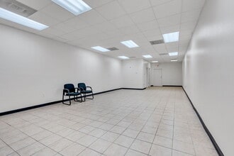 5208 Harrisburg Blvd, Houston, TX for sale Interior Photo- Image 2 of 5