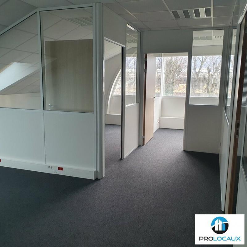 Office in Eybens for lease Interior Photo- Image 1 of 7