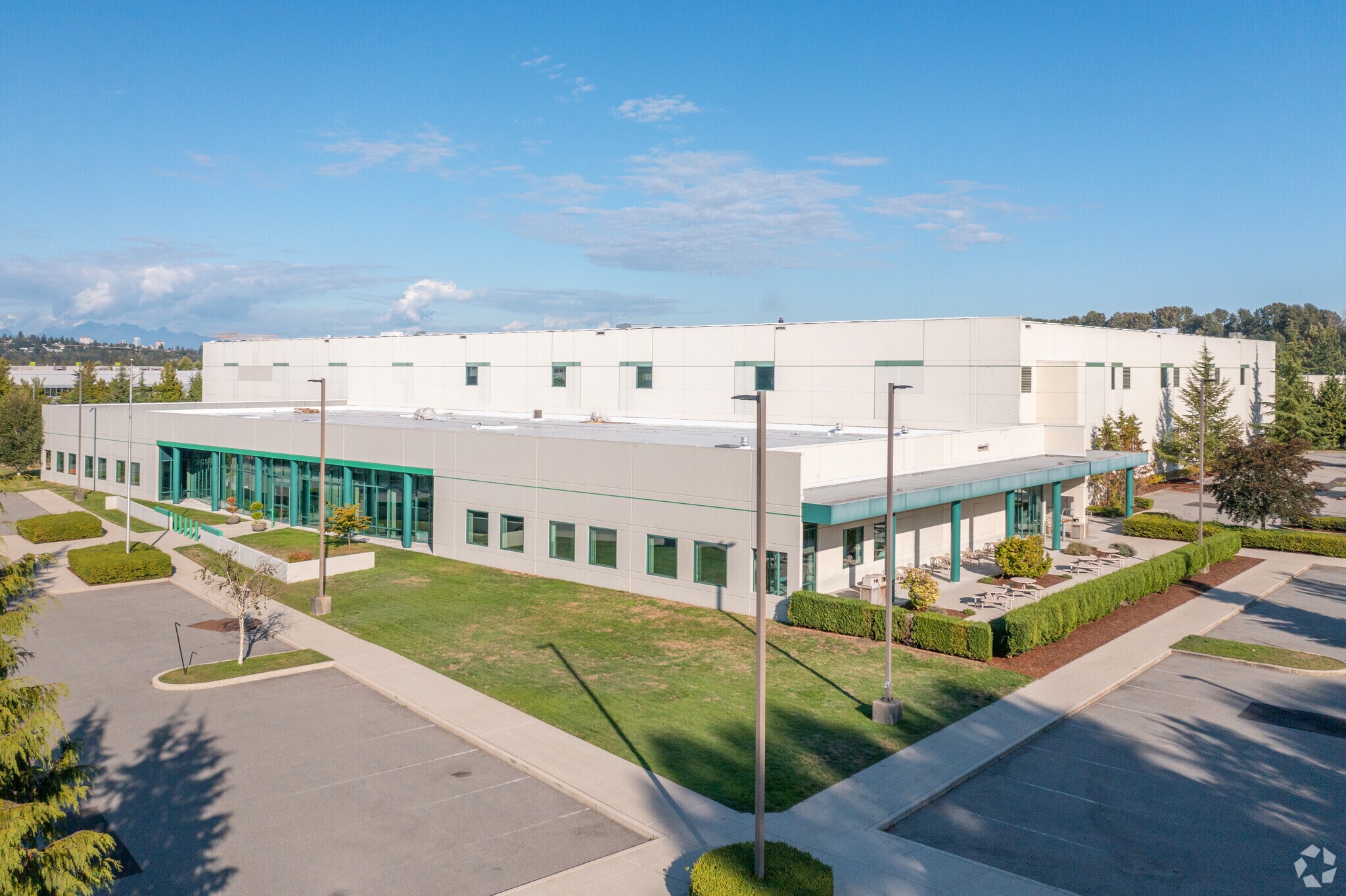 4560 Tillicum St, Burnaby, BC à vendre Photo principale- Image 1 de 1