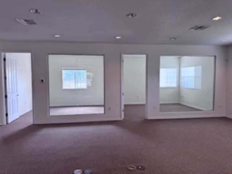 13051 W Linebaugh Ave, Tampa, FL for lease - Building Photo - Image 3 of 10