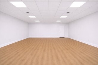 28-80 80th Pl, Merrillville, IN for lease Interior Photo- Image 2 of 5