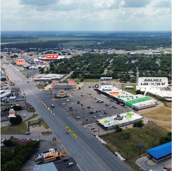 1401 S Valley Mills Dr, Waco, TX à louer - Photo du bâtiment - Image 3 de 5