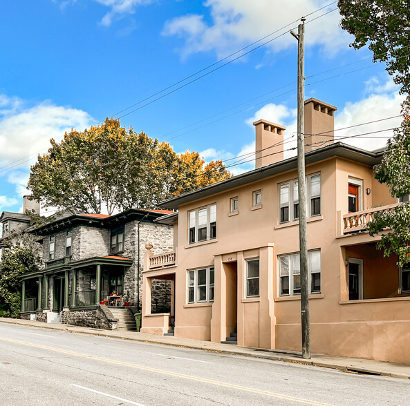 138 Biltmore Ave, Asheville, NC à vendre - Photo principale - Image 1 de 1