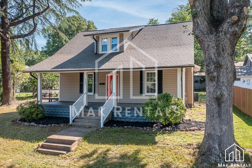 Statesville Residential Portfolio of 13 portfolio of 9 properties for sale on LoopNet.ca - Primary Photo - Image 1 of 13