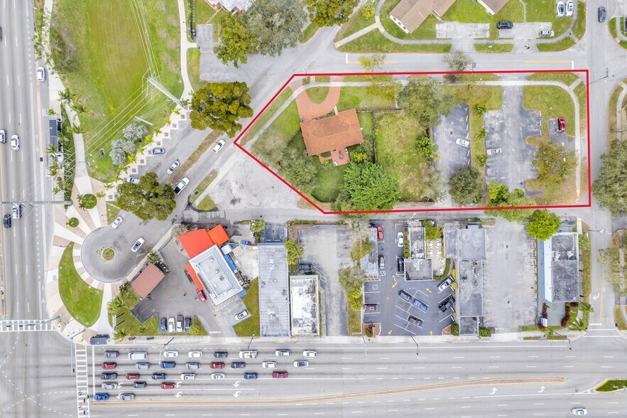 5912 Tyler Street, Hollywood, FL à vendre - Photo du bâtiment - Image 3 de 16