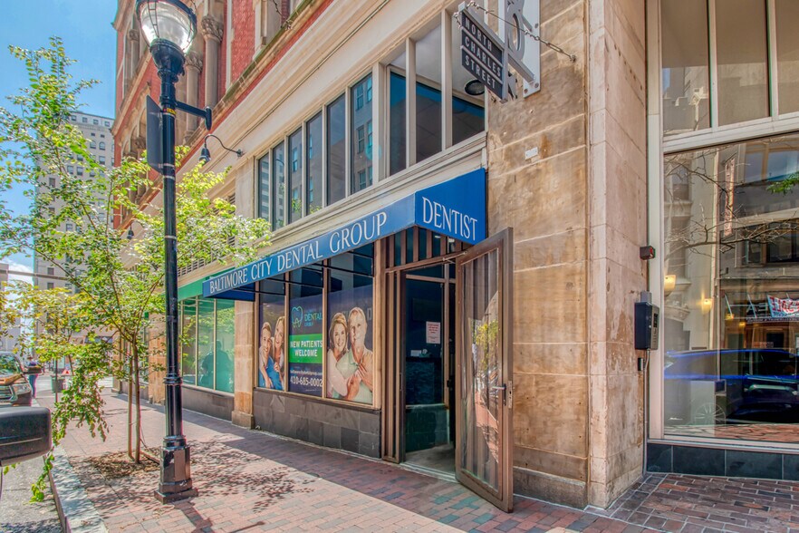 300 N Charles St, Baltimore, MD à louer - Photo du bâtiment - Image 3 de 36
