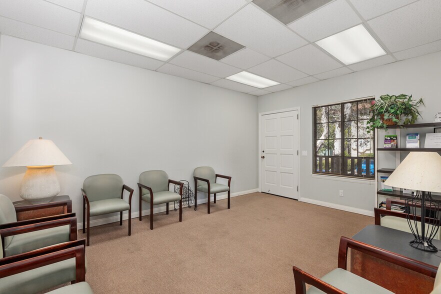 4407 Manchester Ave, Encinitas, CA à louer - Photo du bâtiment - Image 3 de 15
