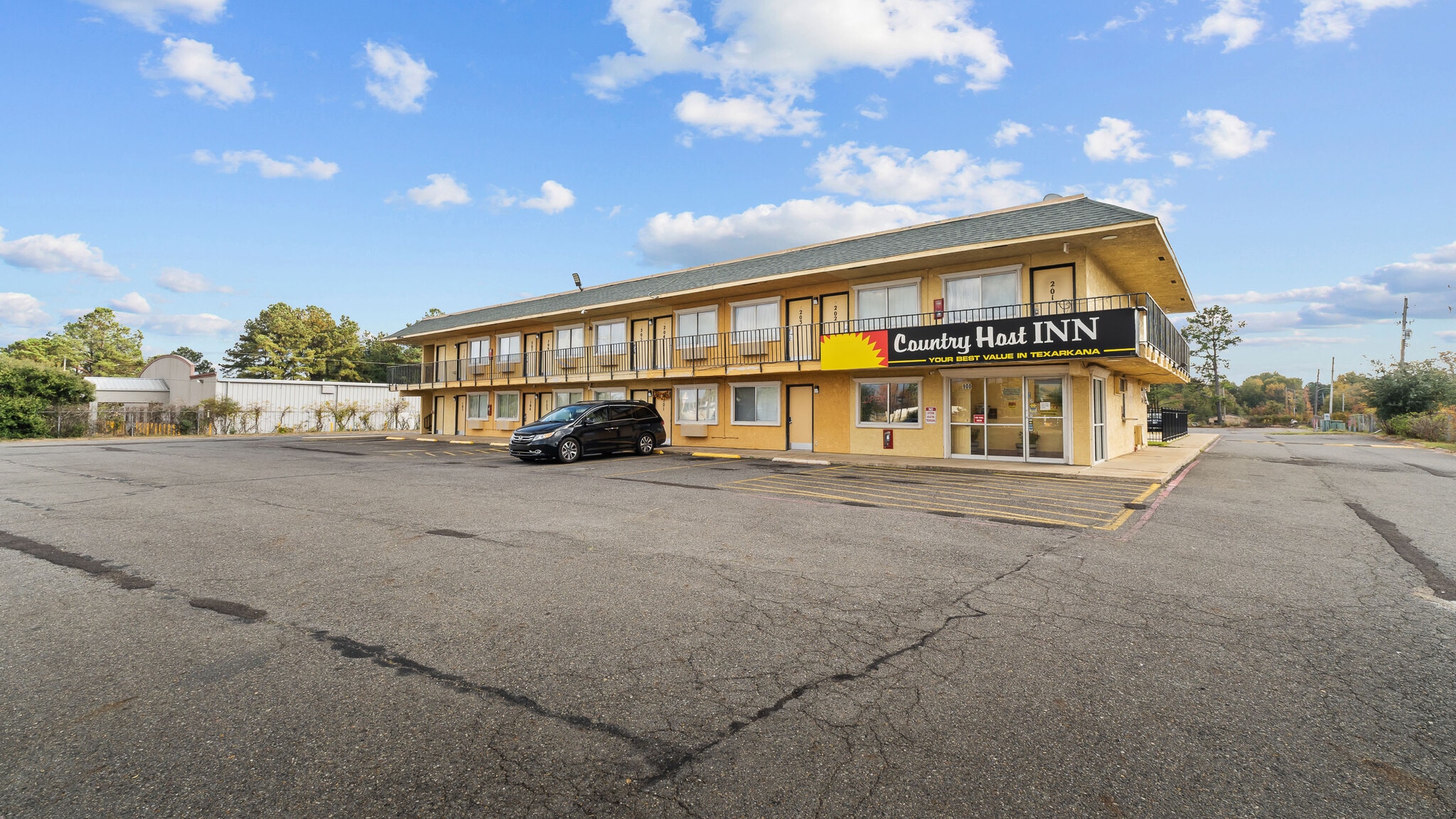 900 Realtor Ave, Texarkana, AR for sale Building Photo- Image 1 of 14