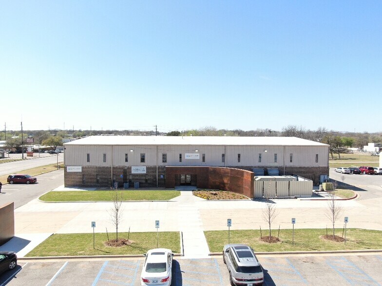 2 SE Lee Blvd, Lawton, OK à louer - Photo du bâtiment - Image 2 de 17