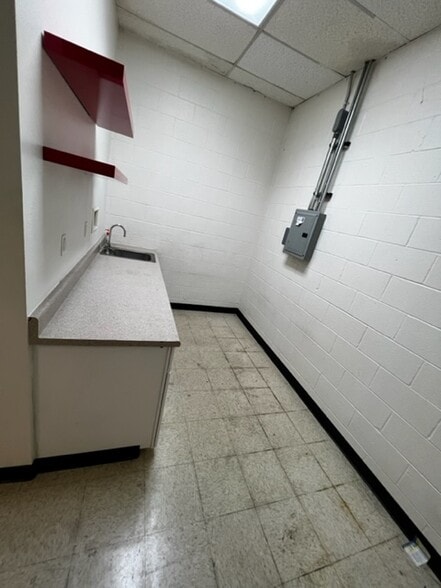 3377-3399 Long Beach Blvd, Long Beach, CA à louer - Photo intérieure - Image 2 de 14