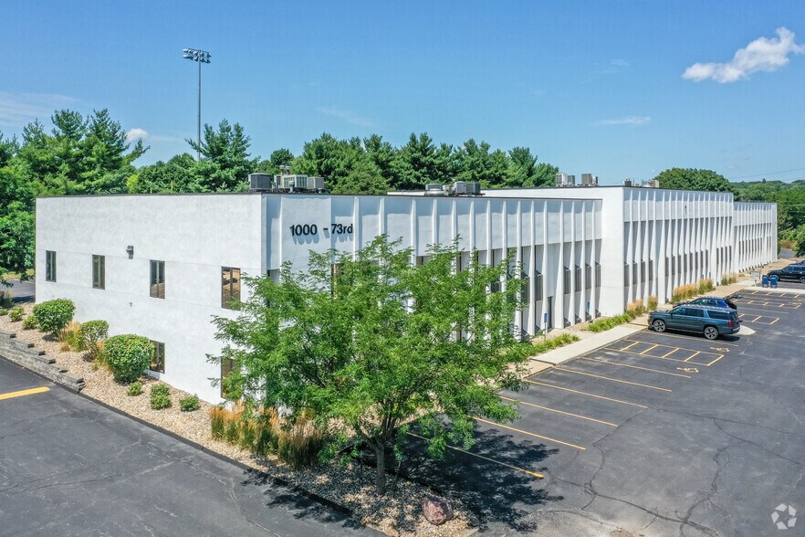 1000 73rd St, West Des Moines, IA à vendre - Photo du bâtiment - Image 2 de 5