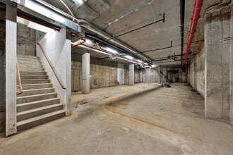 7201 Queens Blvd, Woodside, NY à louer Photo intérieure- Image 1 de 2