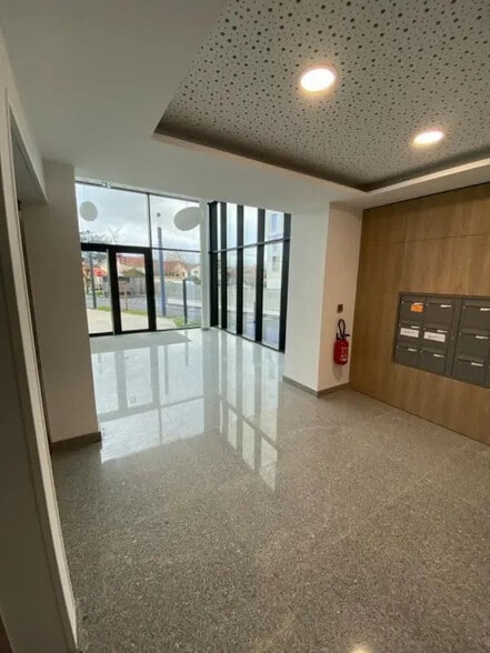 Bureau dans Rezé à louer - Hall d’entrée - Image 3 de 6