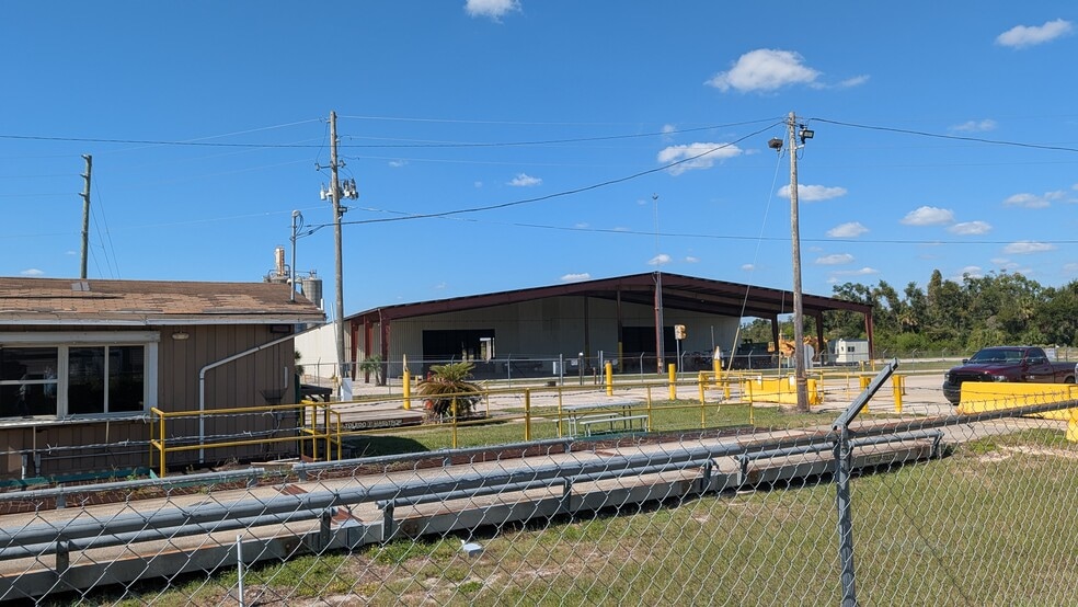 1509 S Byron Butler Pky, Perry, FL for lease - Building Photo - Image 2 of 16